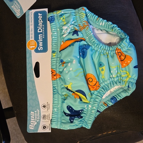 Swim Diaper& Bucket Hat - Picture 4 of 5